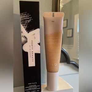 Fenty Beauty Pro Filt’r Hydrating Foundation in 180 Light